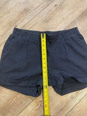 Women’s Pinstripe Shorts, Old Navy, Navy Blue, Size M
